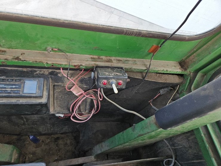 1974-john-deere-7520-image-37