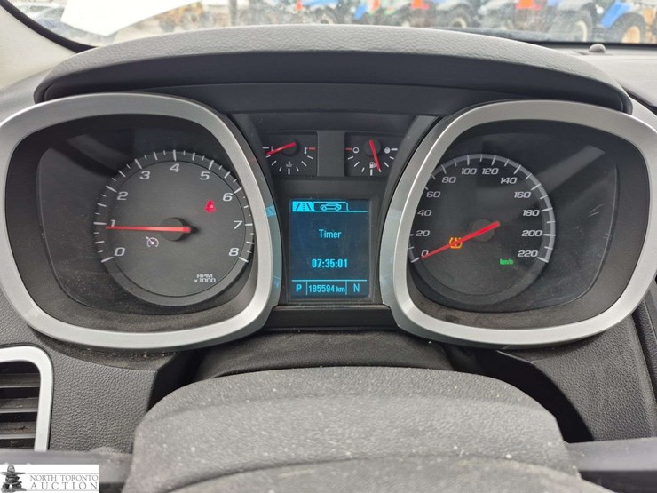 2015-chevrolet-equinox-image-12