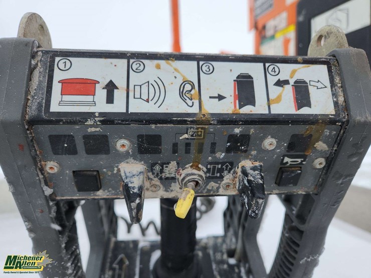 2014-jlg-3246es-image-13