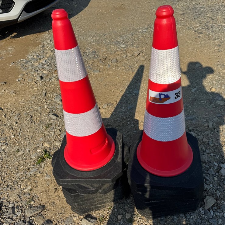 #33 • Set of 20 Traffic Cones