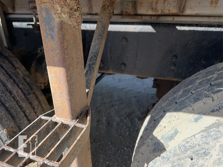 1999-kenworth-t800-image-36