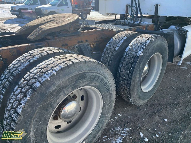 2012-peterbilt-386-image-12