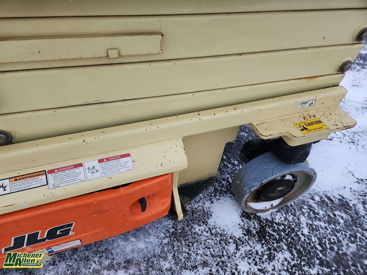 2014-jlg-3246es-image-24