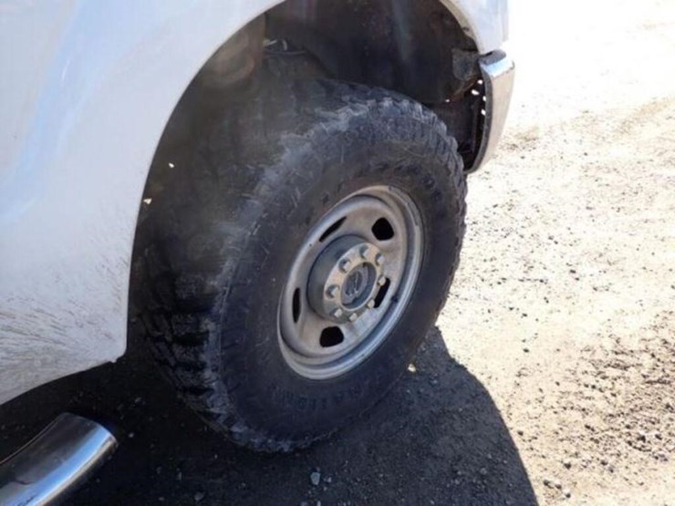 2016-ford-f350-xlt-image-39