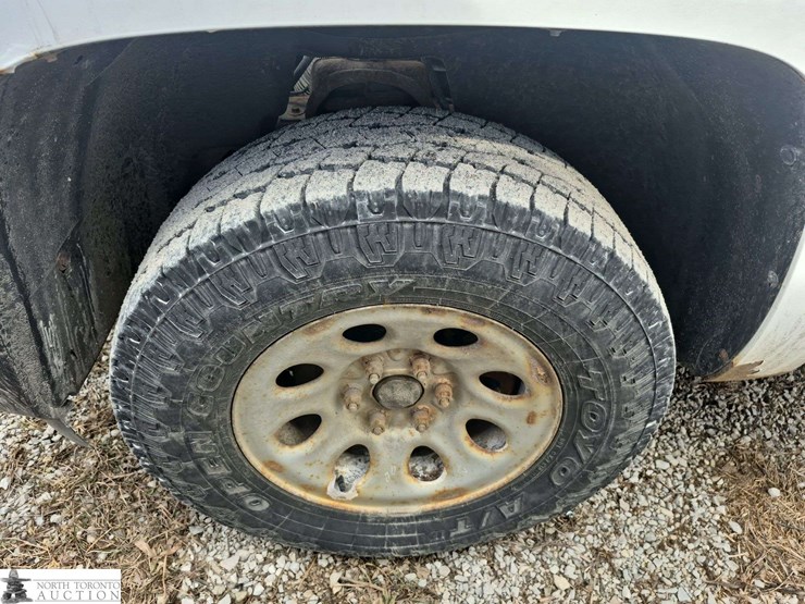 2013-chevrolet-silverado-1500-image-18