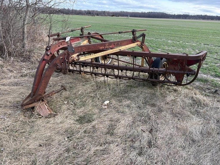 new-holland-roll-bar-rake-image-1