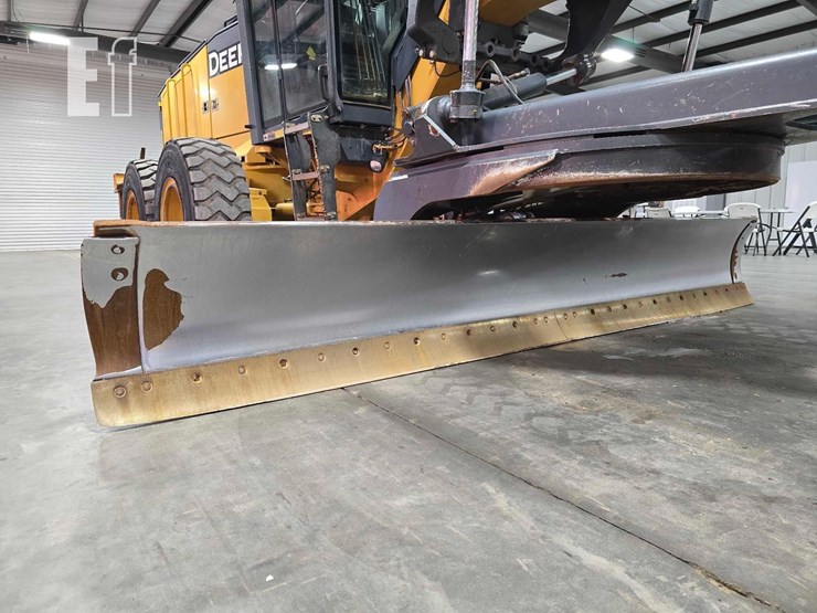 2012-deere-772g-image-10