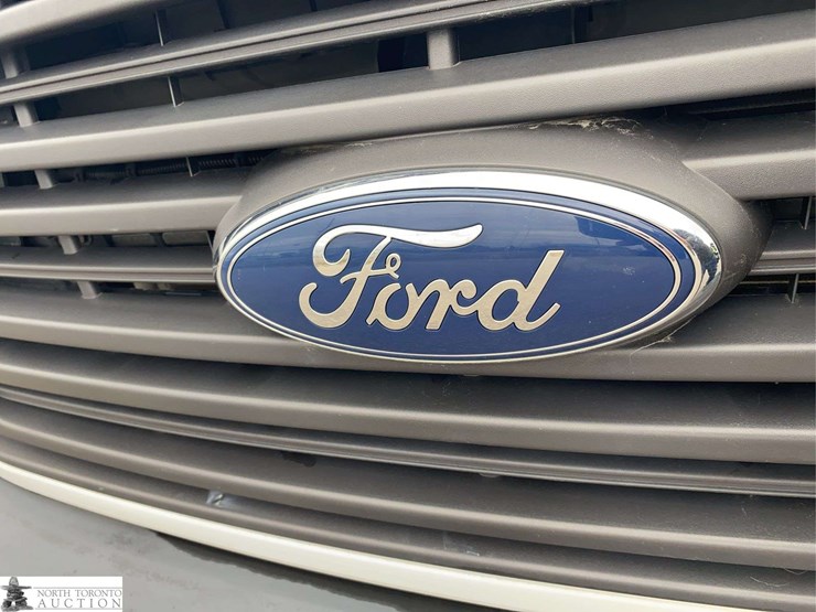 2015-ford-transit-image-32