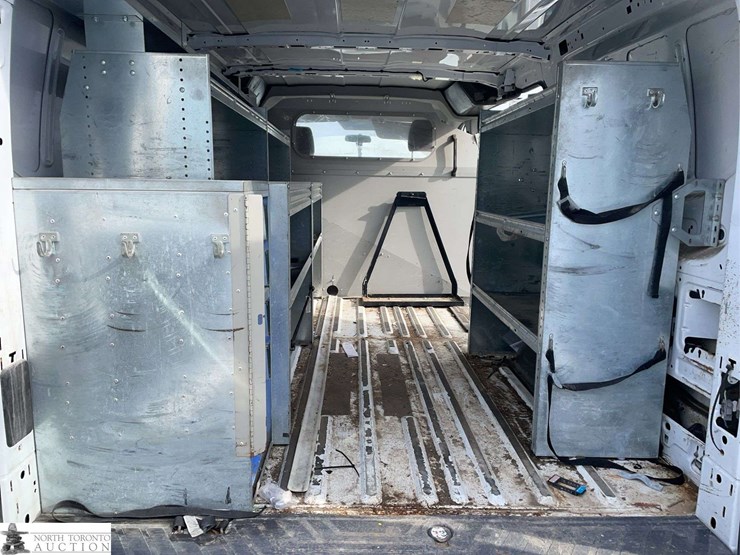 2015-ford-transit-image-19