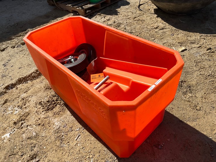 #3957-•-highcroft-feed-cart-image-2