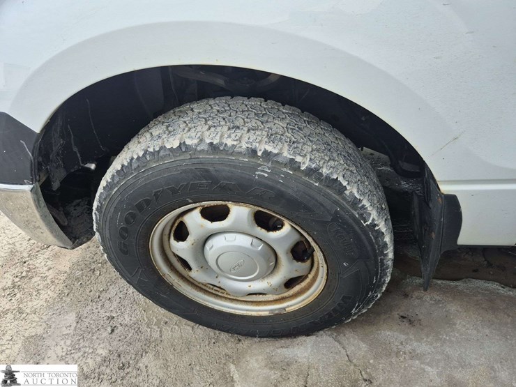 2011-ford-f150-image-27