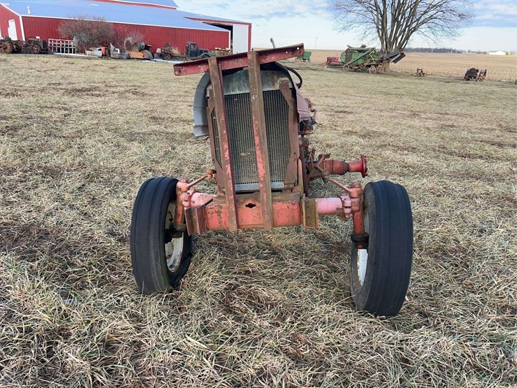 international-parts-tractor-image-8