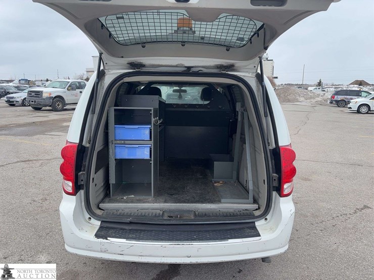 2015-ram-c/v-image-26