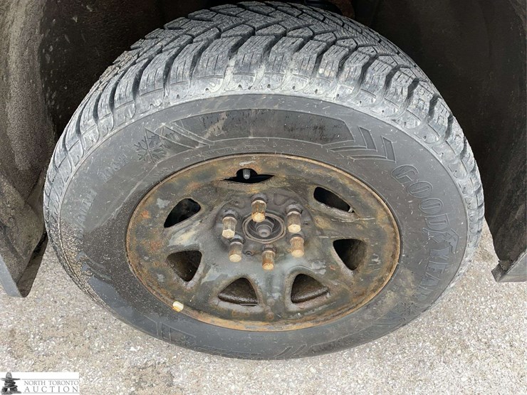 2017-chevrolet-tahoe-image-19