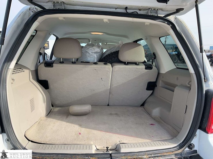 2011-ford-escape-hybrid-image-19