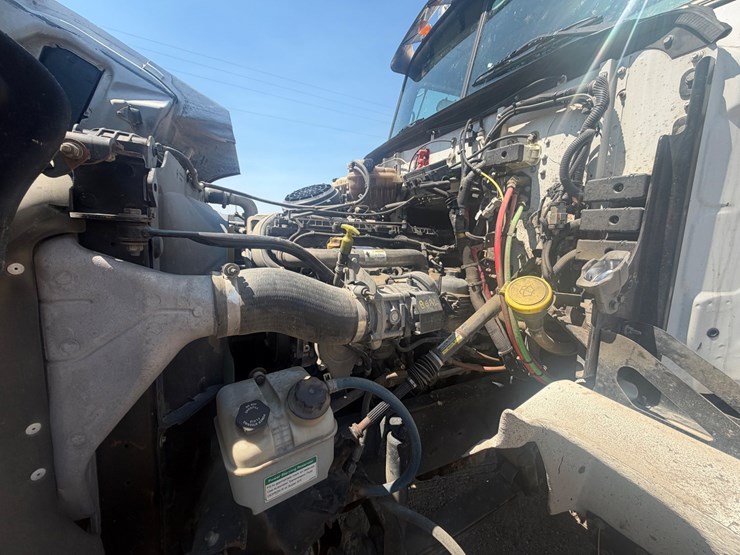 2016-western-star-4700-image-60