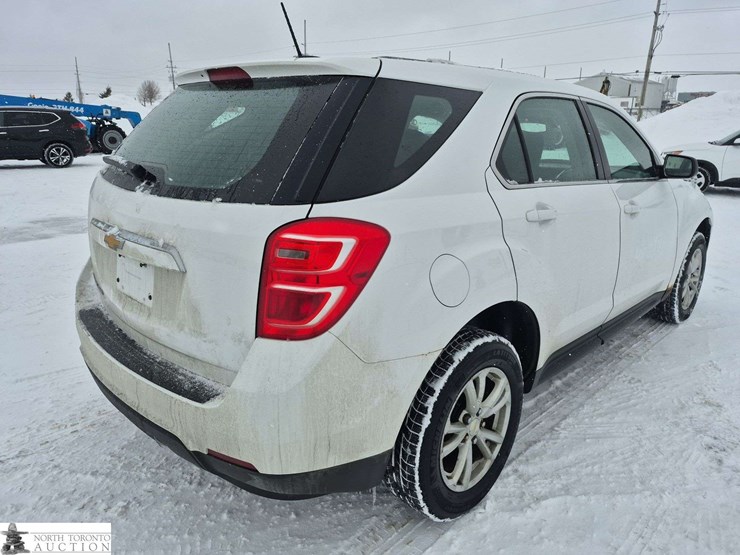 2017-chevrolet-equinox-image-5