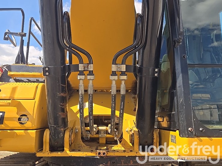 2019-caterpillar-336-image-35