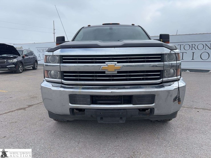 2016-chevrolet-silverado-2500hd-image-8