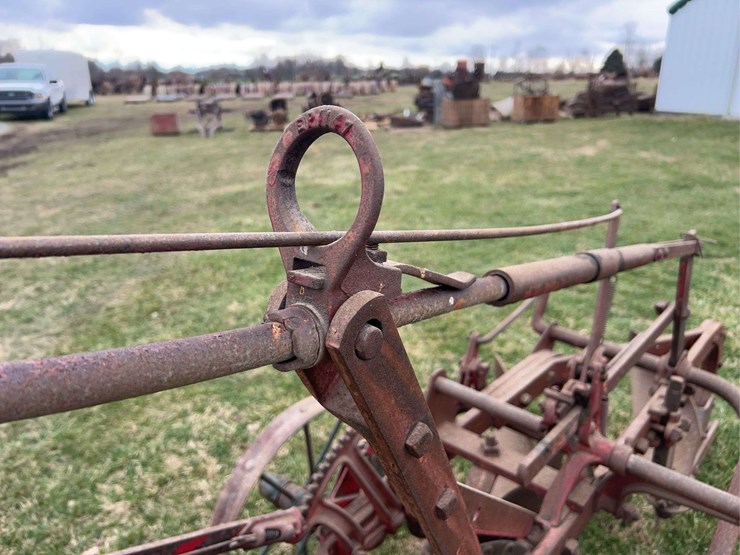 oliver-no.-100-plow-image-36