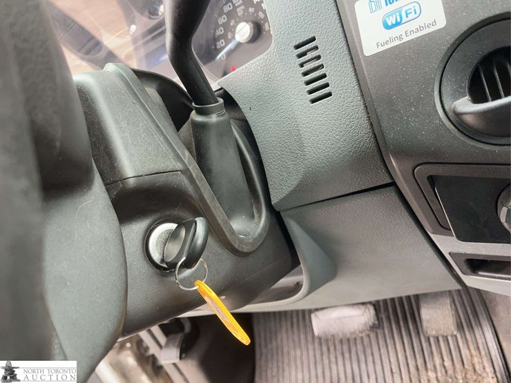 2011-ford-f550-image-15