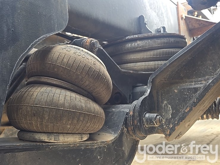 2014-kenworth-t800-image-28