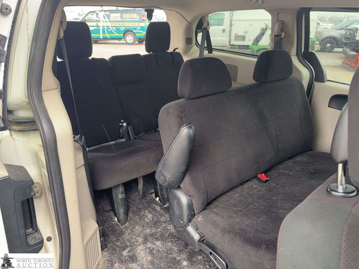 2011-dodge-grand-caravan-se-image-22