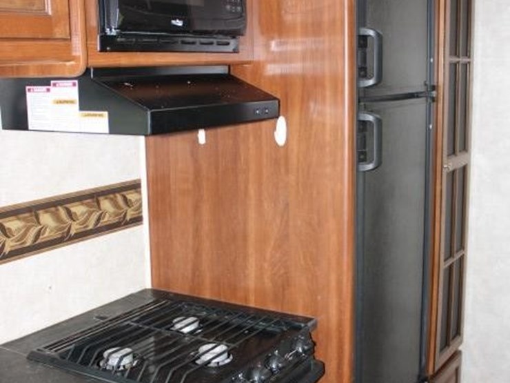 #6302-2015-keystone-ultra-lite-premier-by-bullet-3-image-9