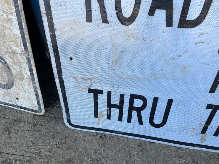 #3928-•-(2)-metal-retired-road-signs-image-7