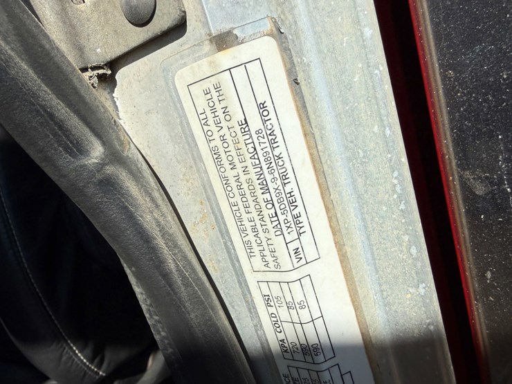 2006-peterbilt-379-image-12