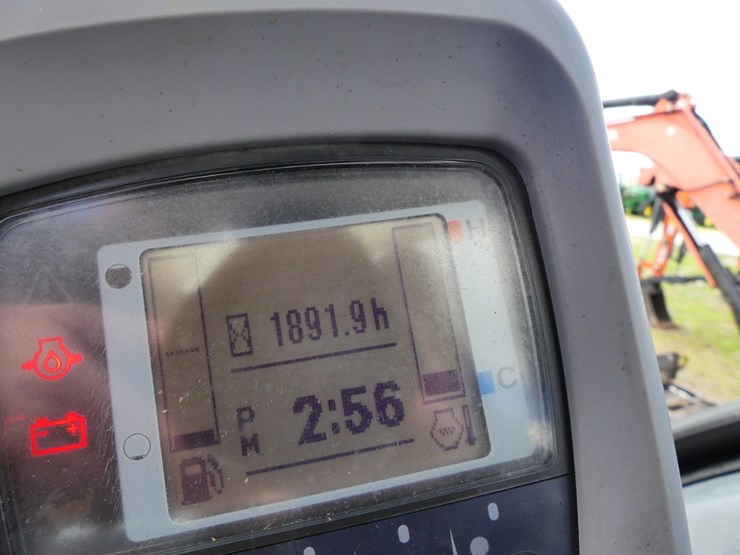 2022-kubota-kx040-4-image-14