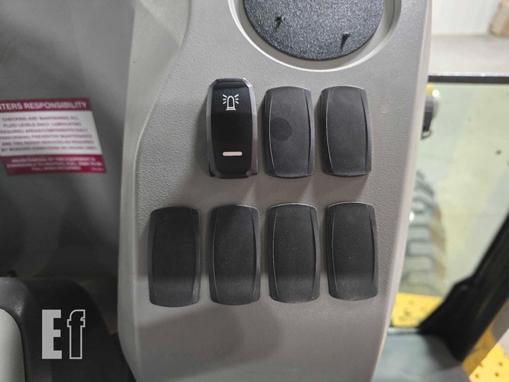 2022-caterpillar-416-image-22