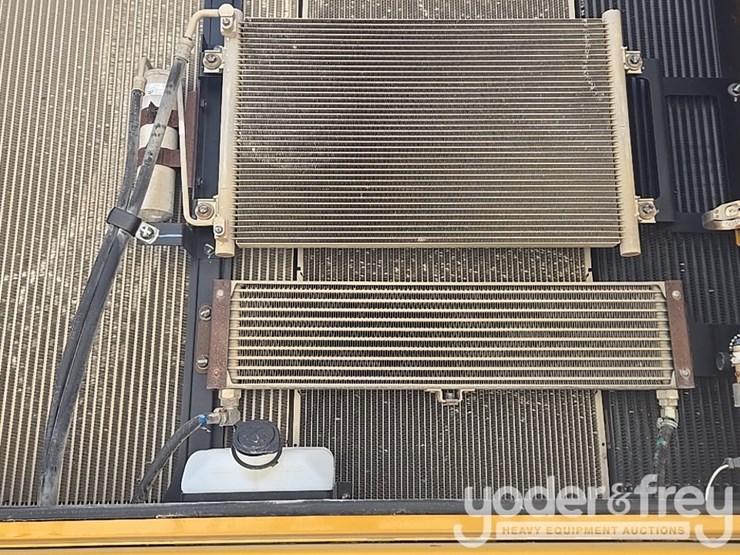 2017-caterpillar-336fl-image-48