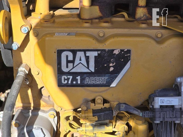 2020-caterpillar-326-image-27