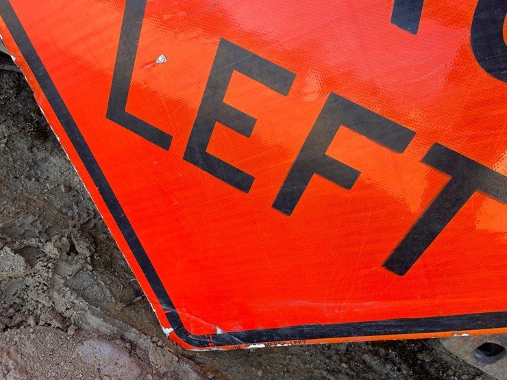 #3936-•-retired-fiberglass-road-signs-image-8