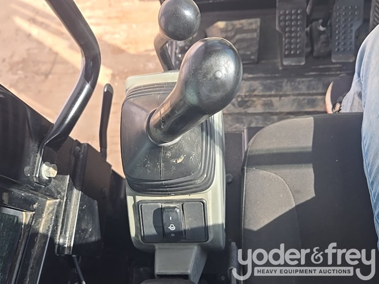 2018-caterpillar-305.5-image-92