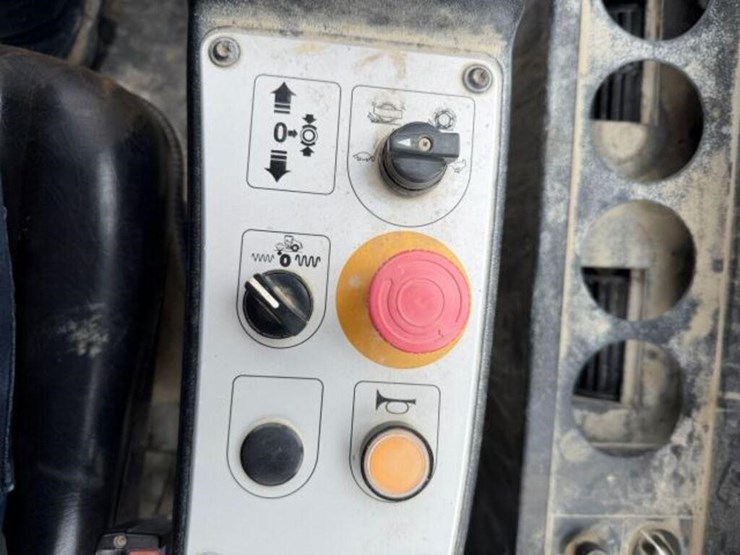 2011-bomag-bw211d-40-image-12