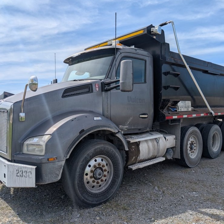 2015 KENWORTH T880