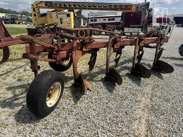 international-720-image-2