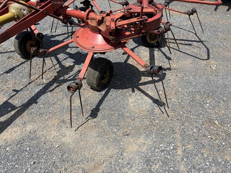 new-holland-163-image-4