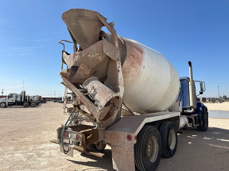 2005-mack-cv713-mixer-truck-image-7