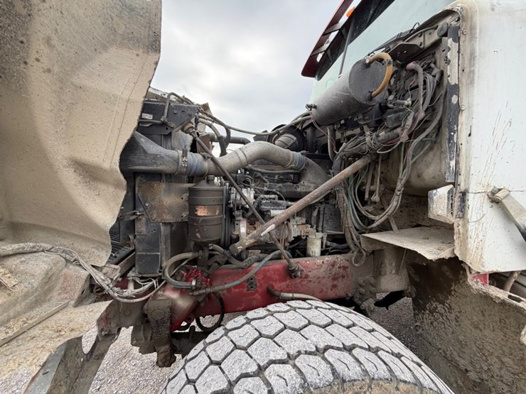 #31720-•-1999-volvo-tri-axle-dump-truck-image-7