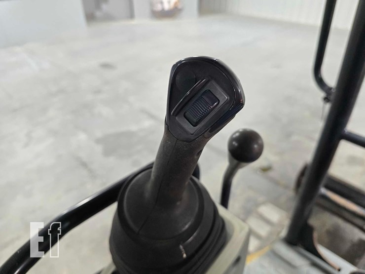 2016-caterpillar-305e2-cr-image-22