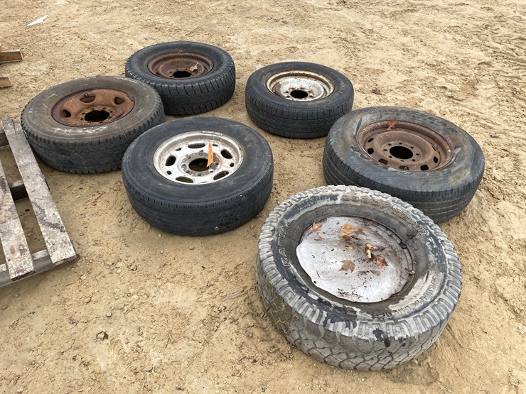 #3926-•-(6)-spare-rims-and-tires-image-1