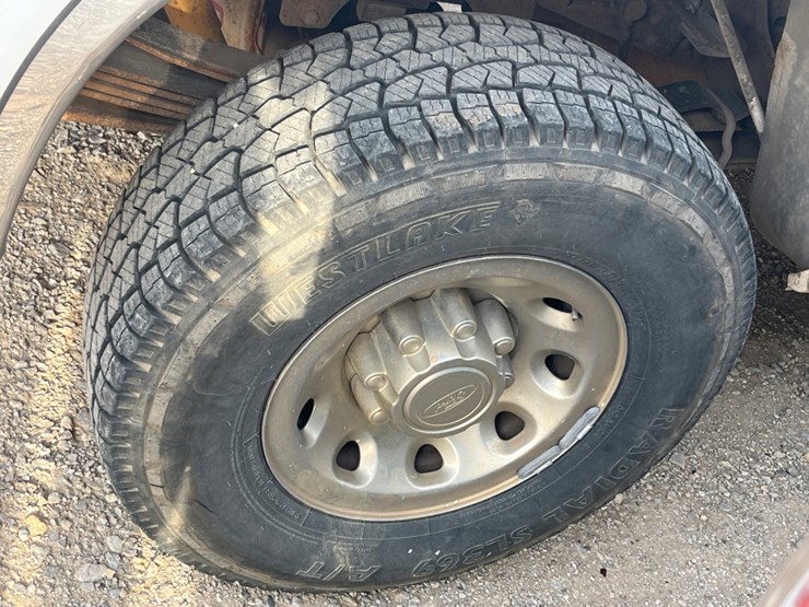 2001-ford-f250-image-14