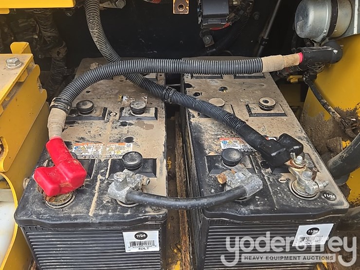 2014-komatsu-d61px-23-image-38