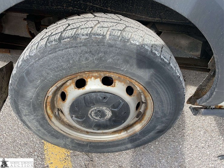 2015-ford-transit-image-21