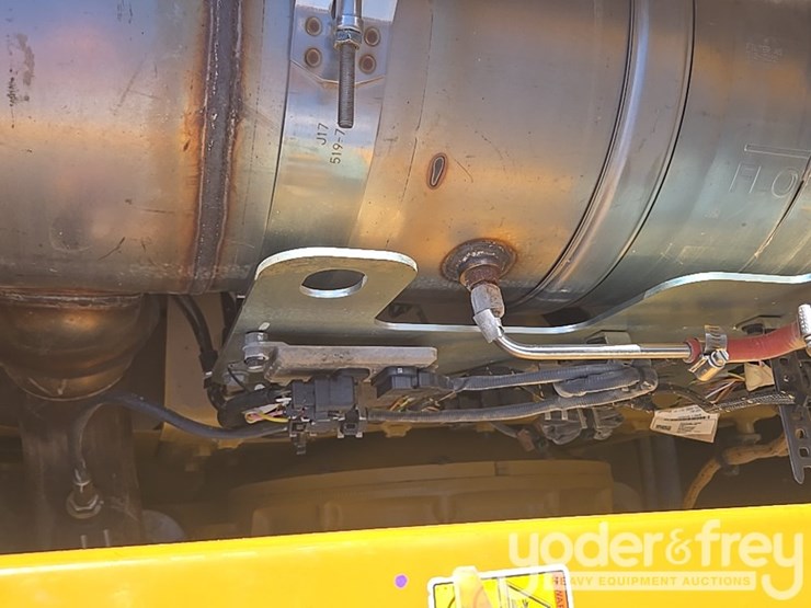 2019-caterpillar-336-image-74