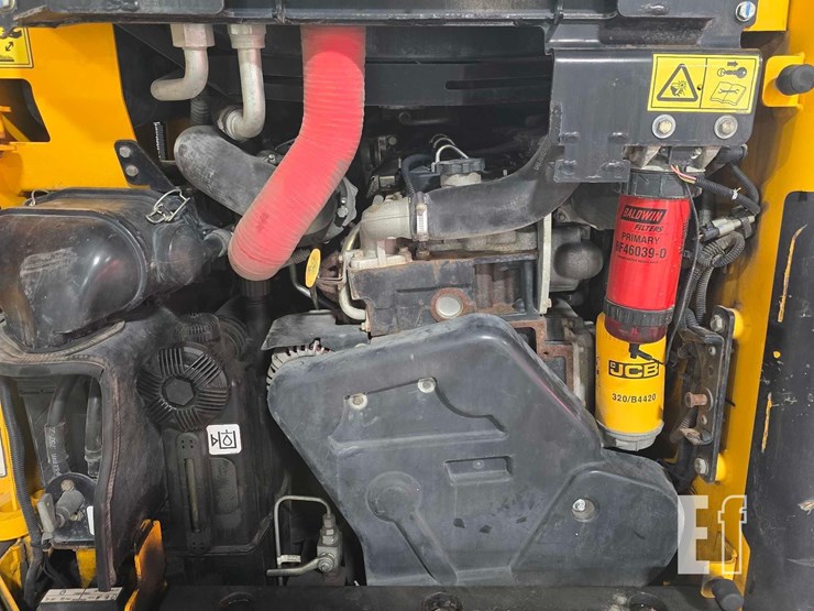 2020-jcb-3ts-8t-image-21