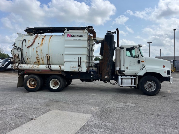 2005-international-paystar-5600i-image-4